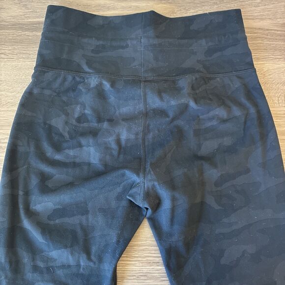 Vuori Rise And Shine Leggings, Womens Size Medium, Black Camo, Drawstring - Picture 6 of 14